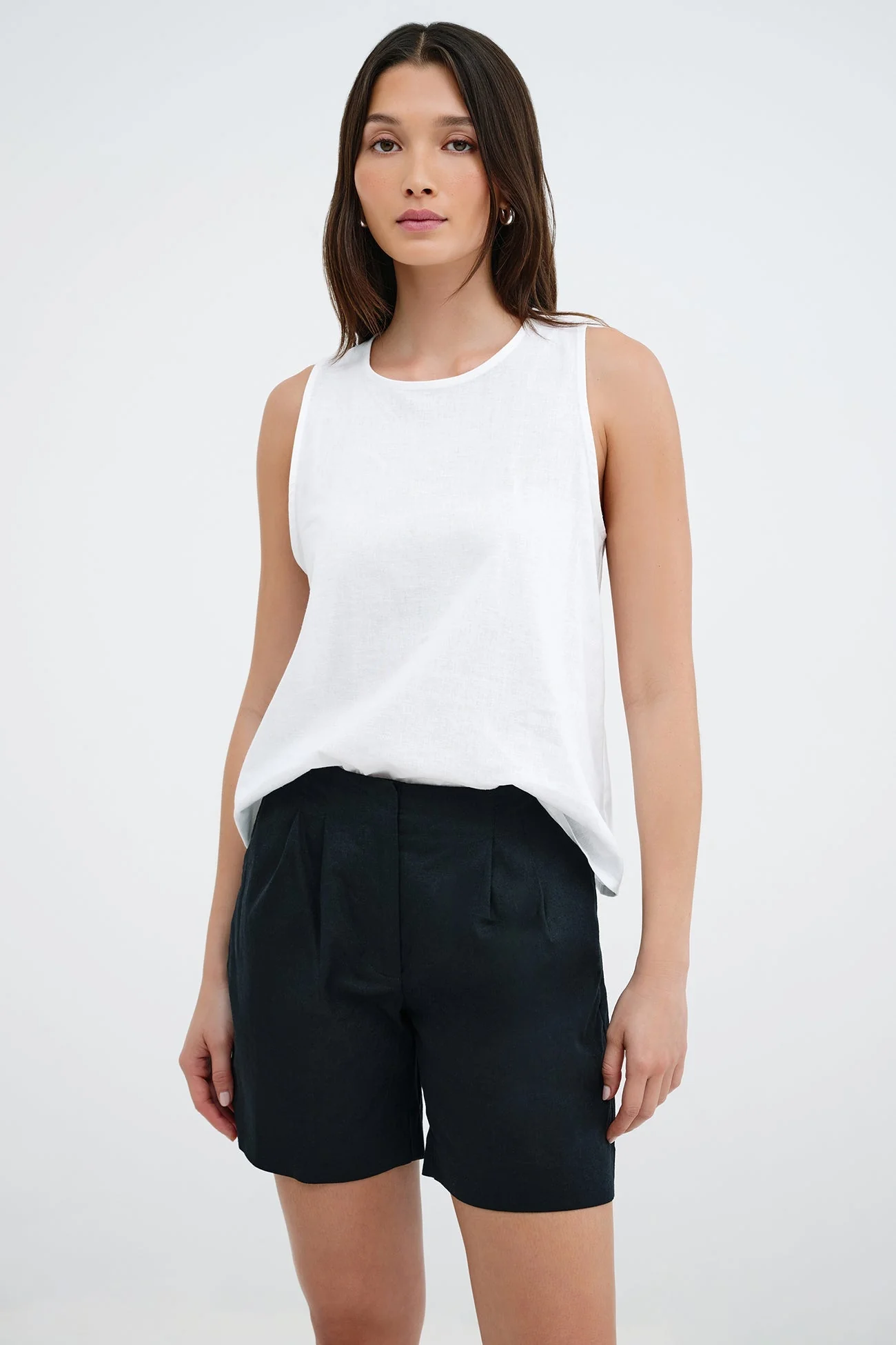 Kingsbridge Linen-Blend Shorts | Black