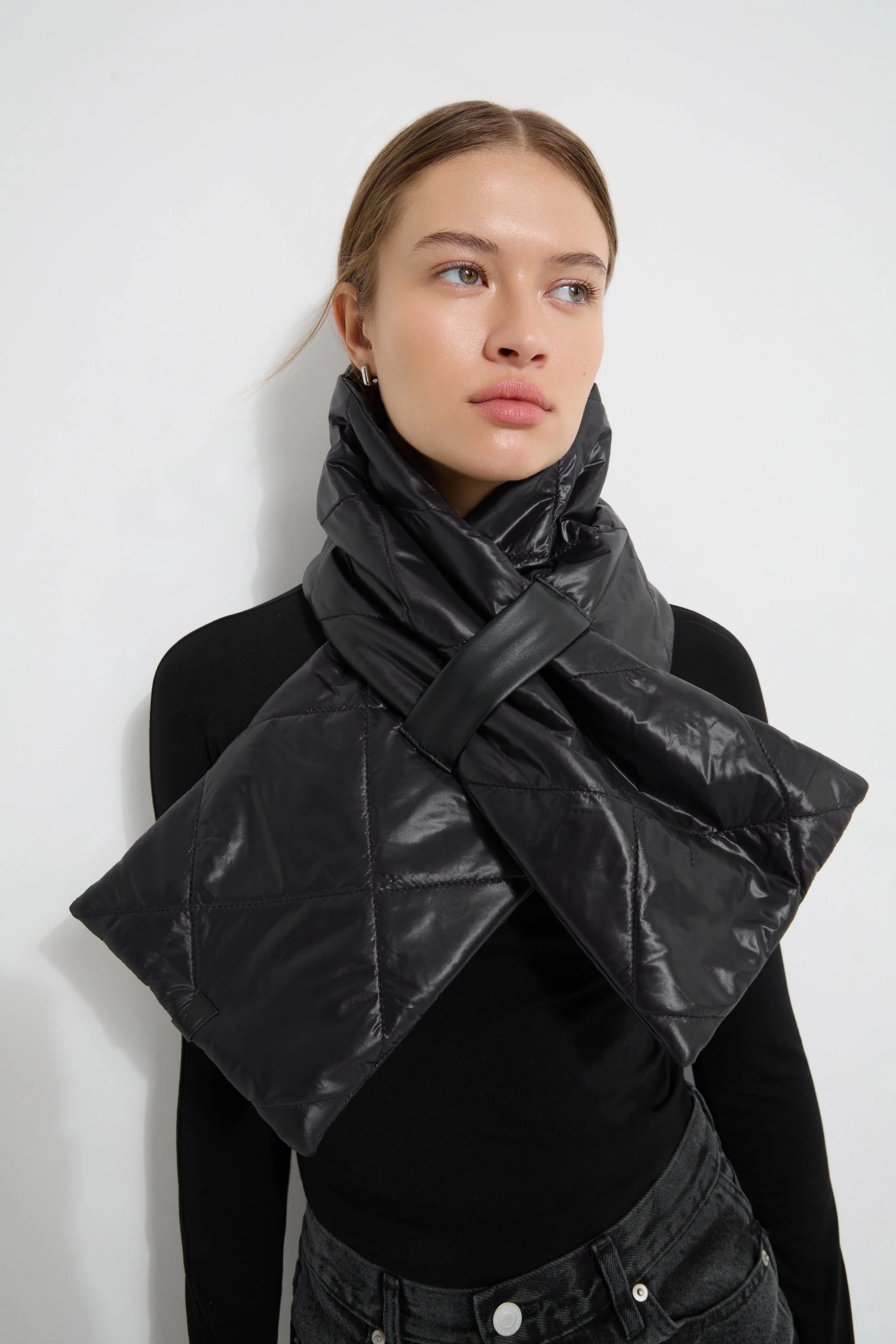 Davy Puffer Scarf | Black - Image 3
