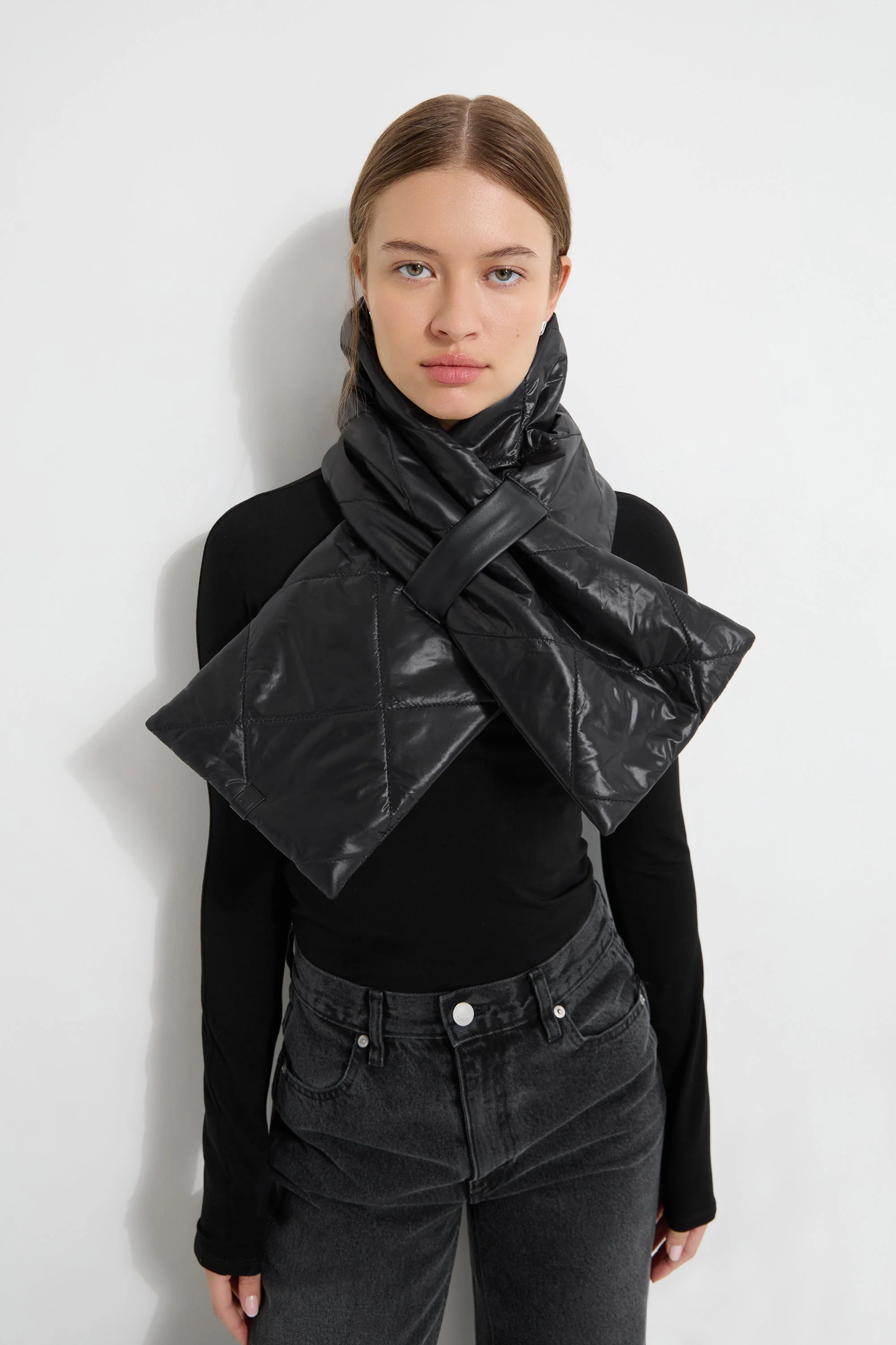 Davy Puffer Scarf | Black - Image 6