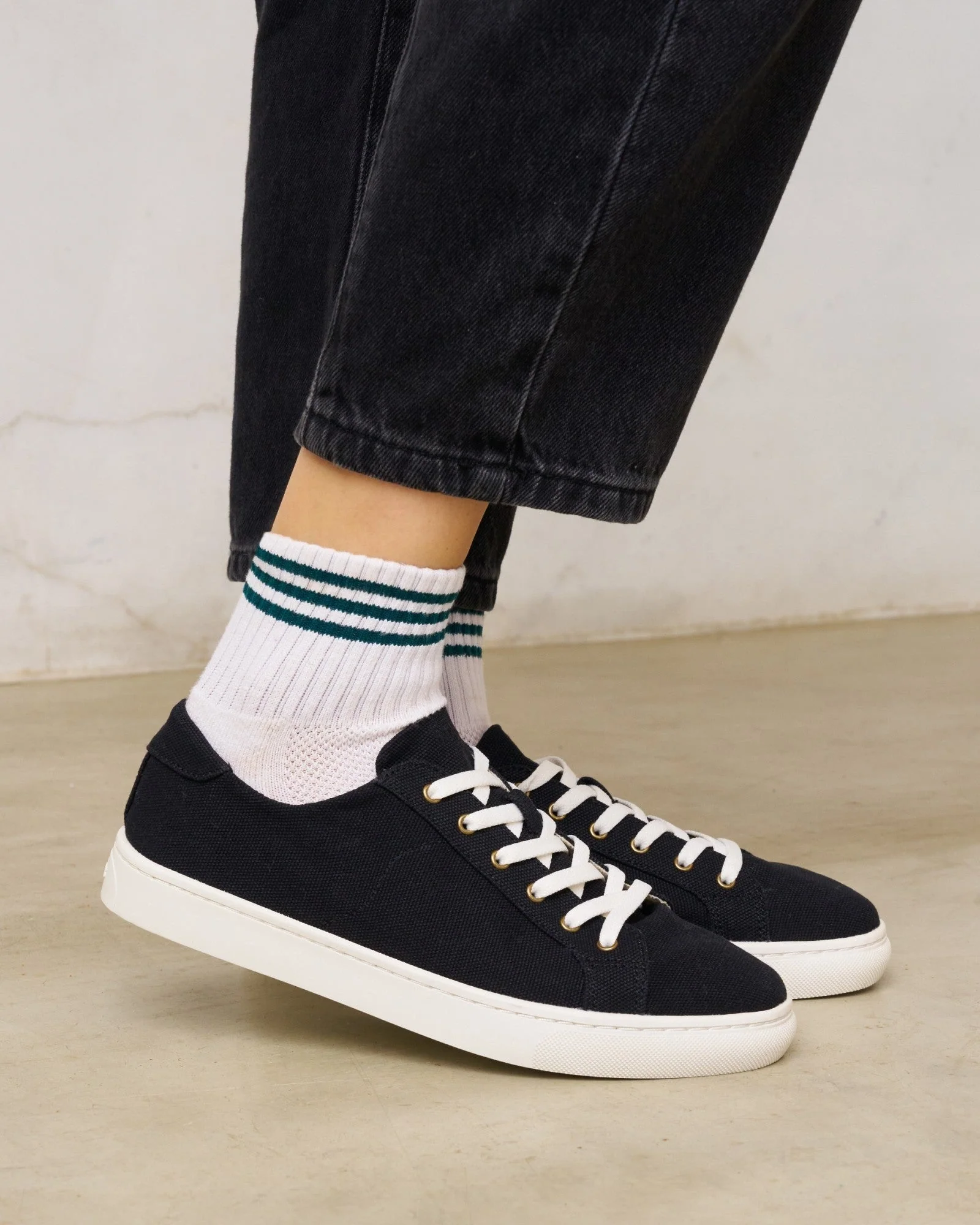 Womens | Ibiza Canvas Sneaker | Noche Black