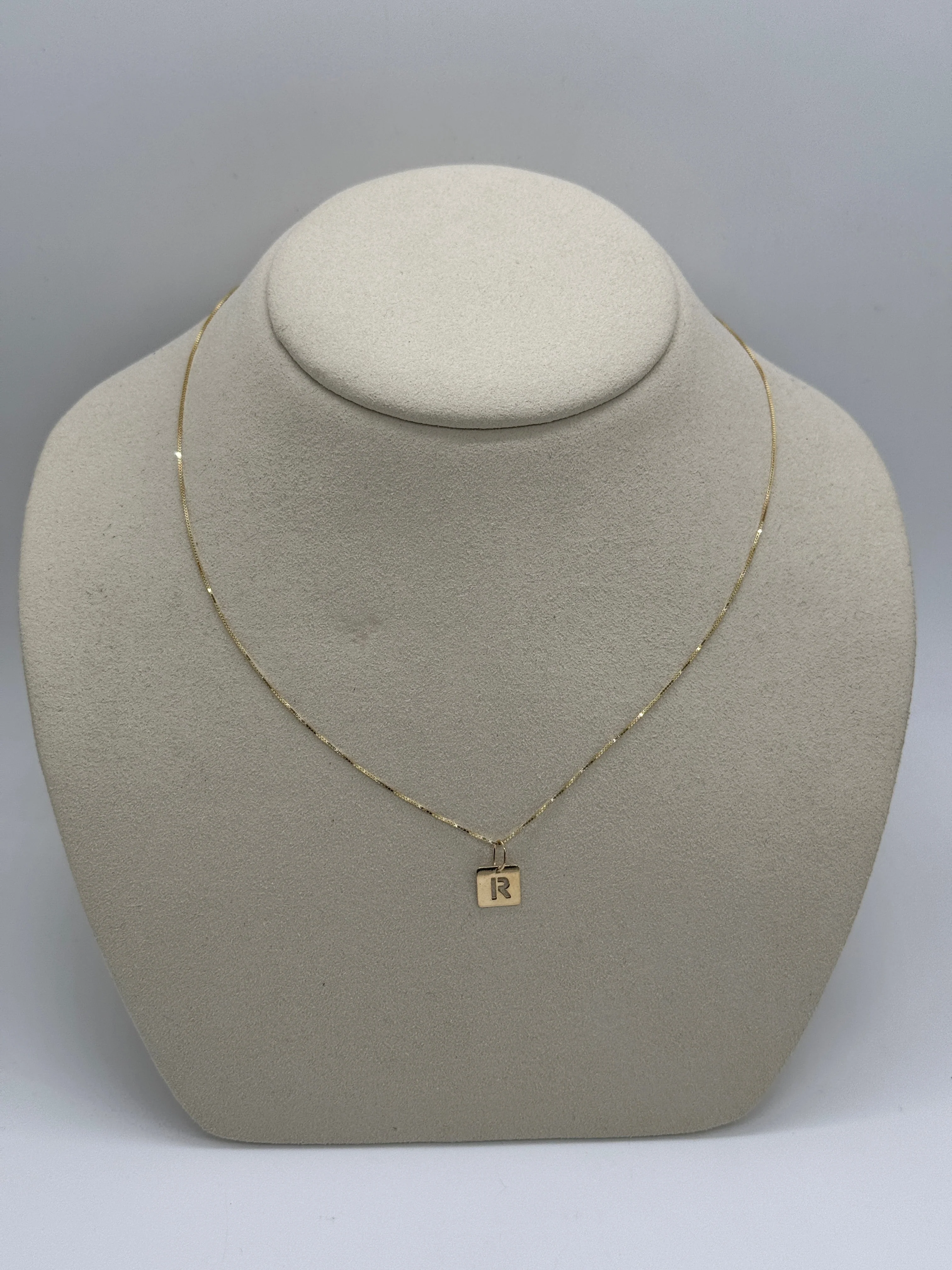 Cut Out Initial Tag Necklace | 10K Yellow Gold - Image 13