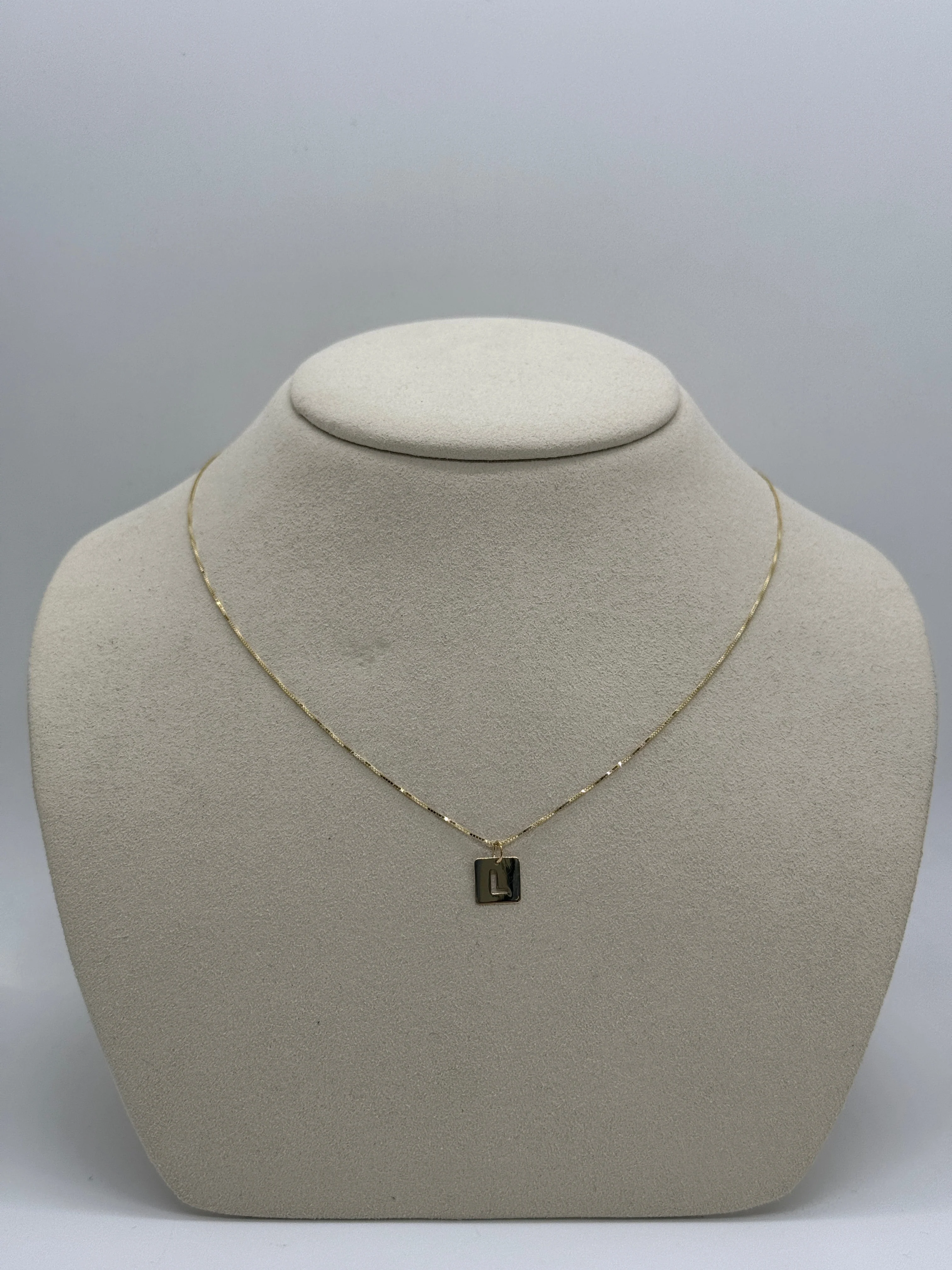 Cut Out Initial Tag Necklace | 10K Yellow Gold - Image 8