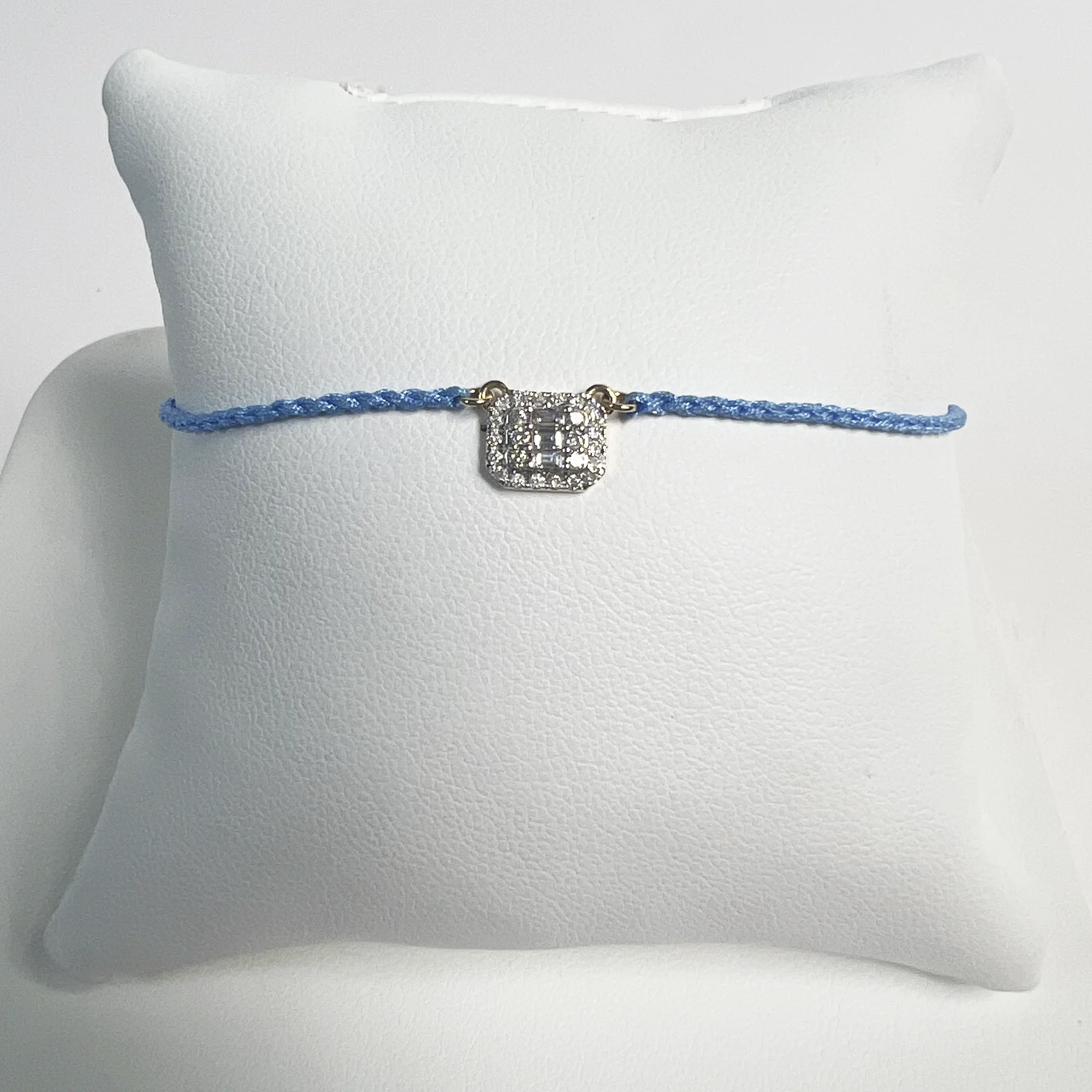 Diamond Strength in Solitude Bracelet | 10K Yellow Gold | Blue
