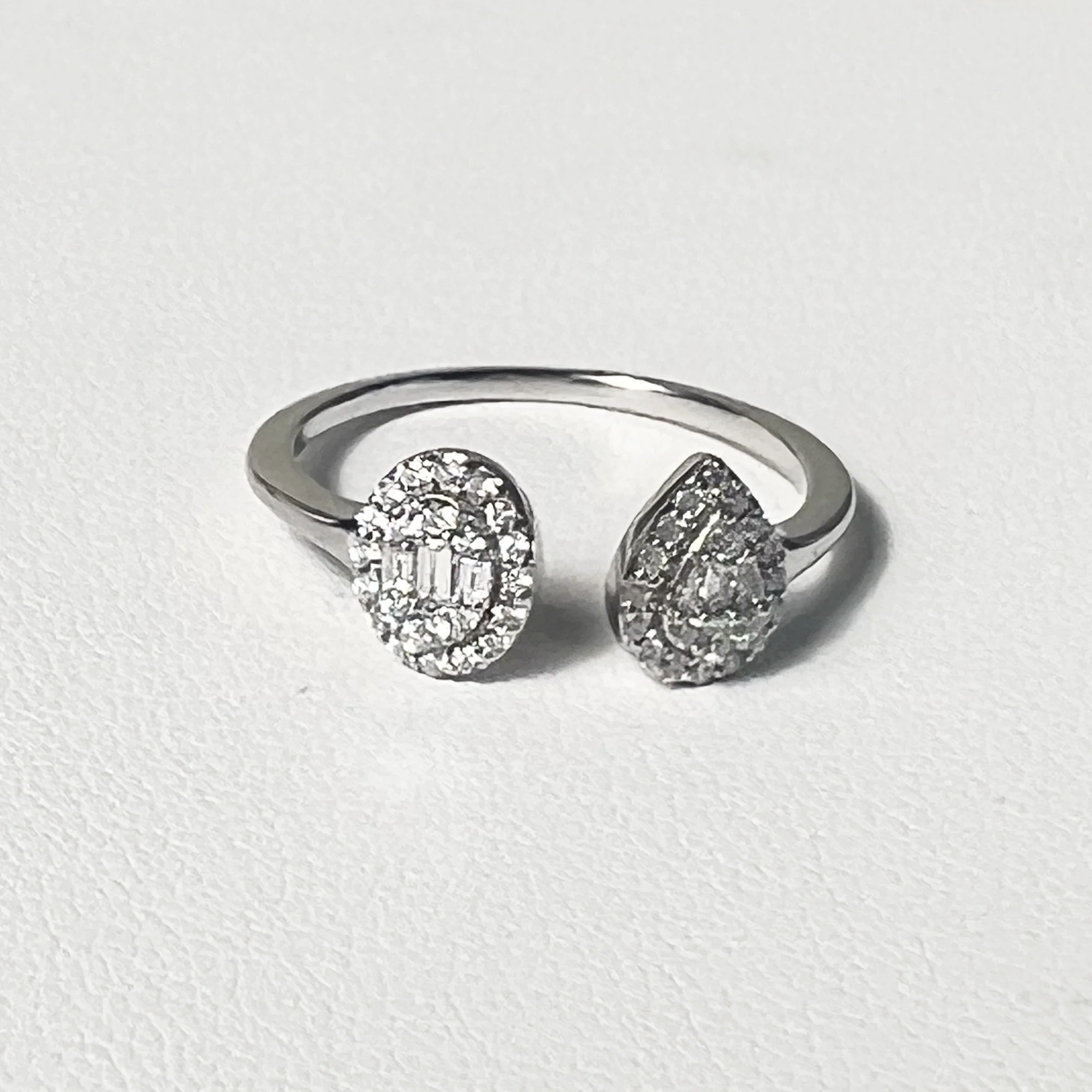 Oval Opulence Toi et Moi Ring | 10K Yellow Gold | 0.23 CTW (Approx) White Diamond