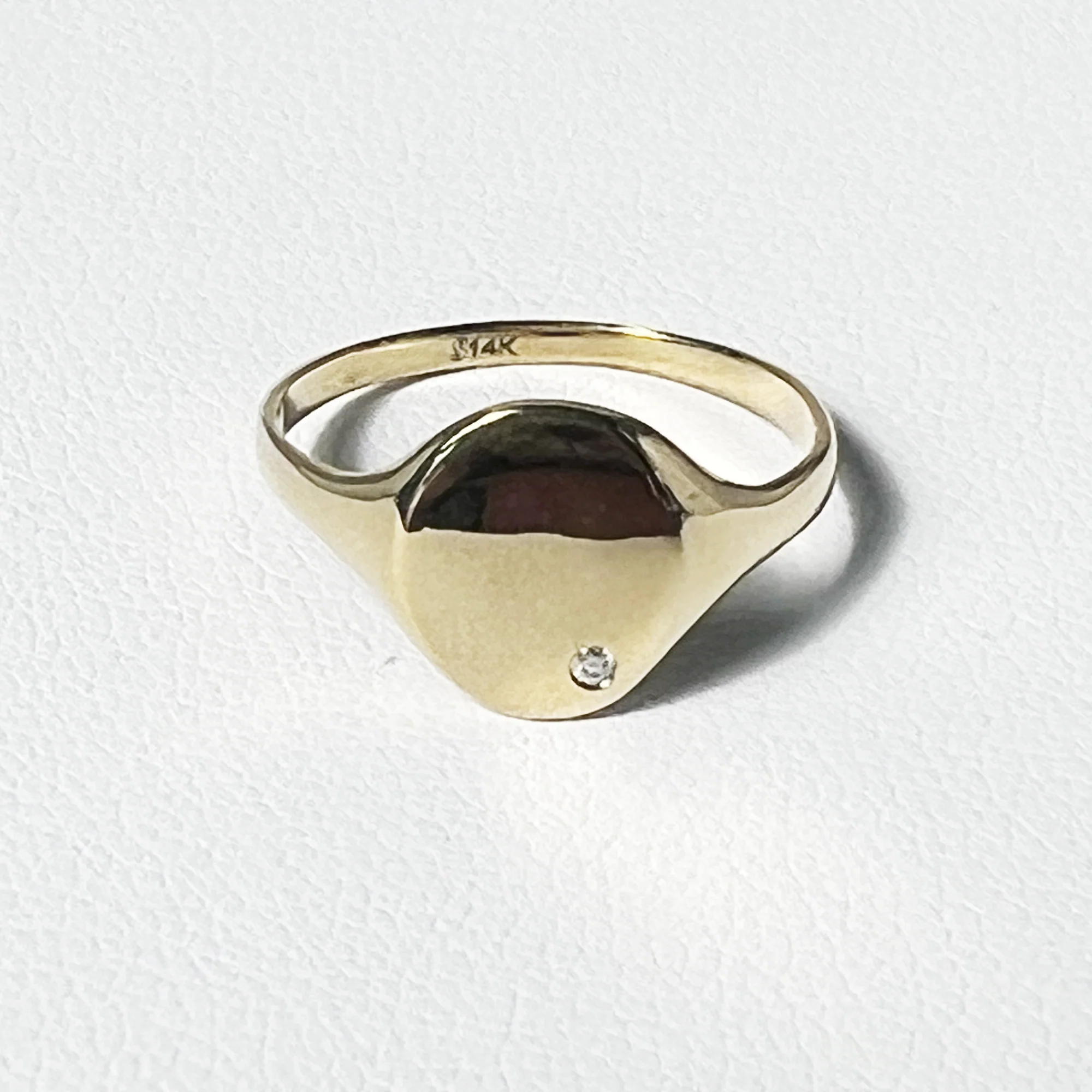 Oval Signet Ring | 14K Yellow Gold | White Diamond