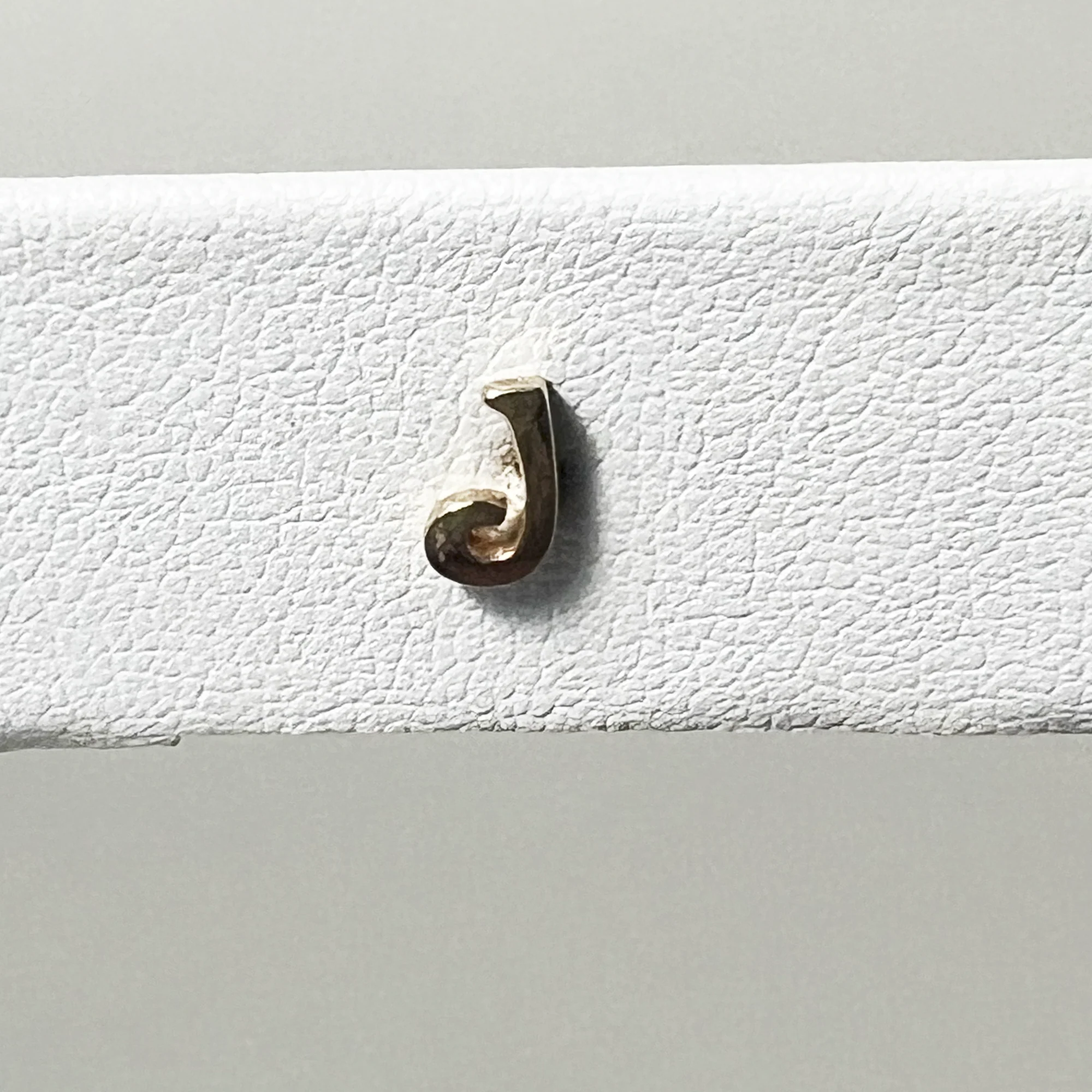 Paris Metro Initial Stud | 10K Yellow Gold
