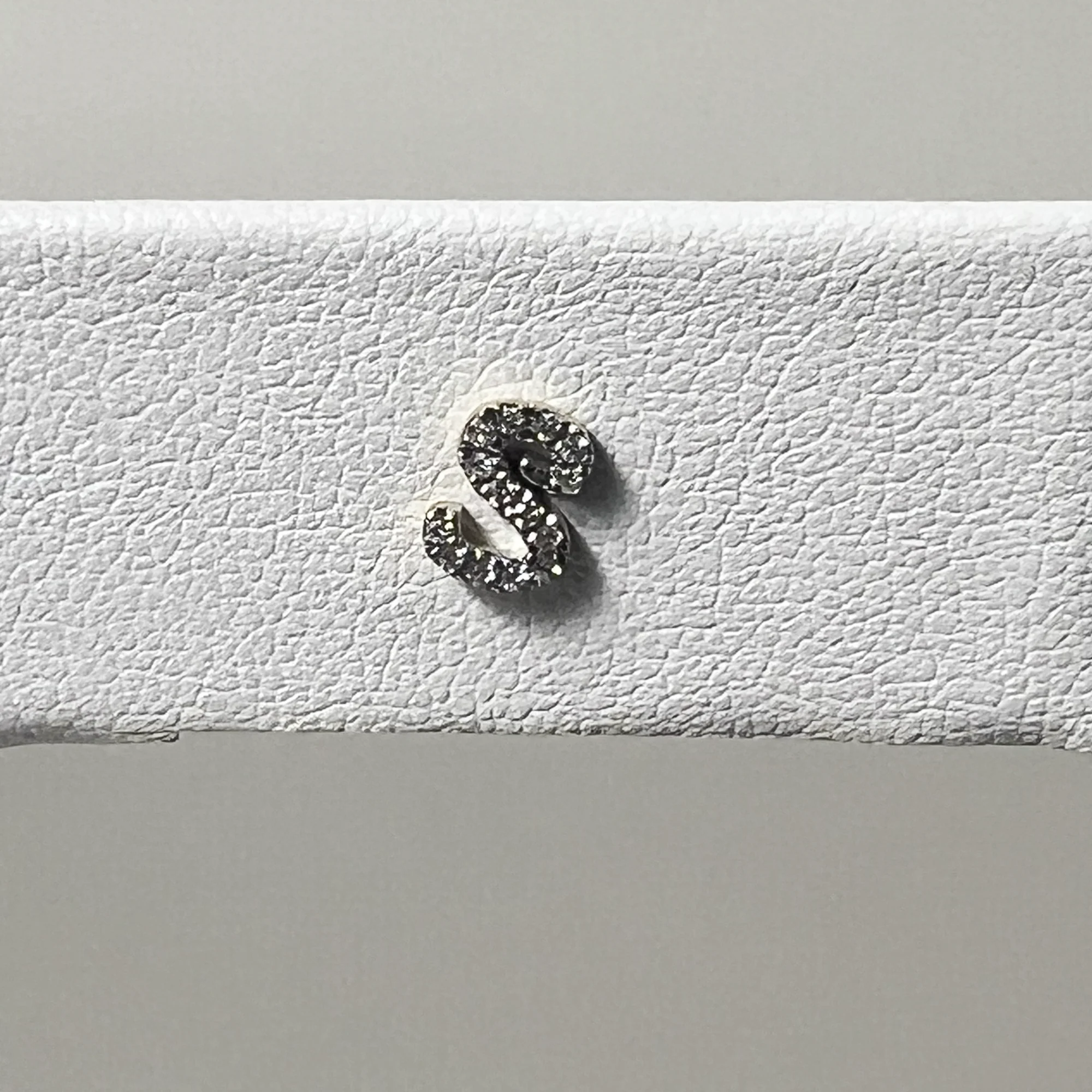 Paris Metro Initial Stud | 10K Yellow Gold | White Diamond