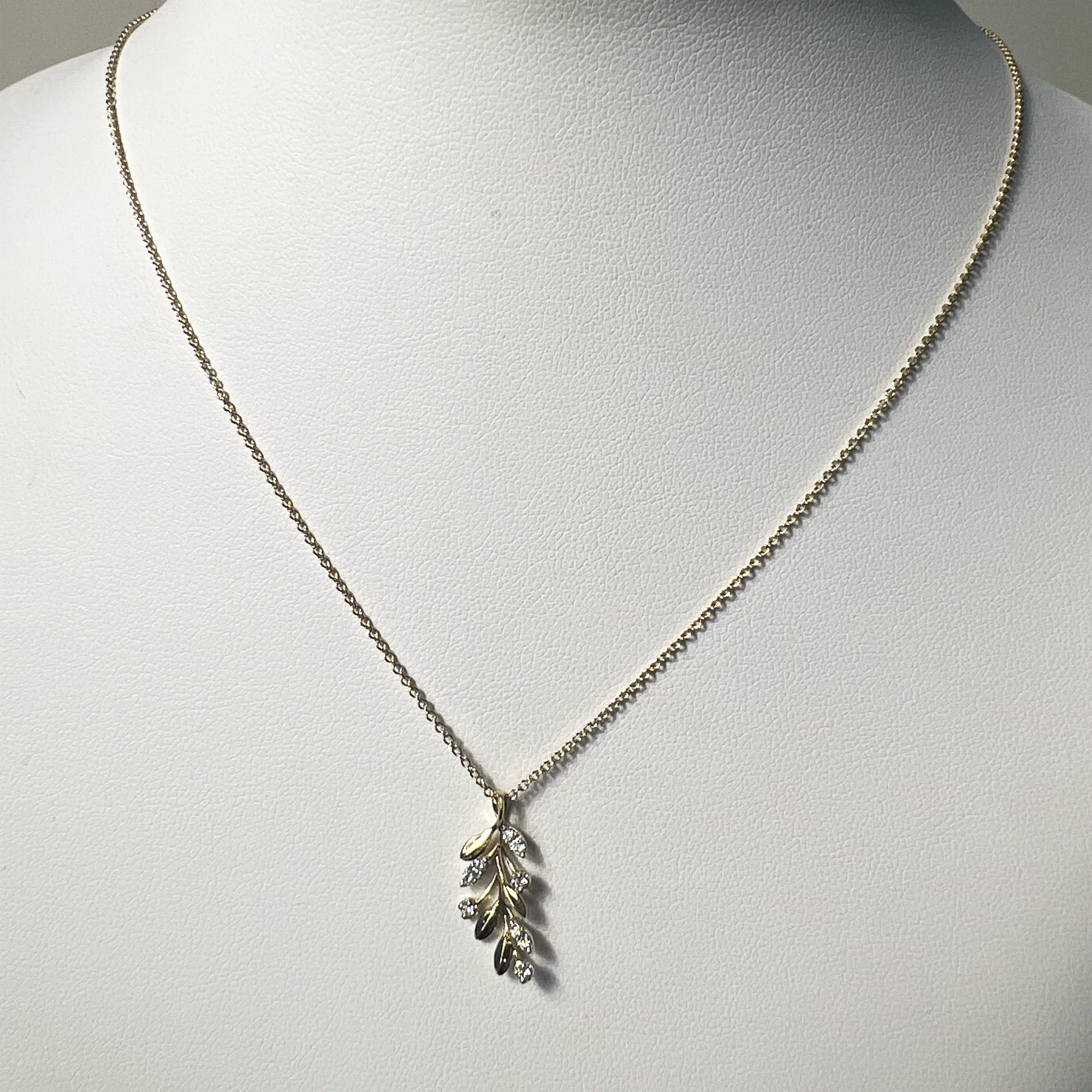 Plant Necklace | 10K Yellow Gold | 0.12 CTW (Approx) White Diamond