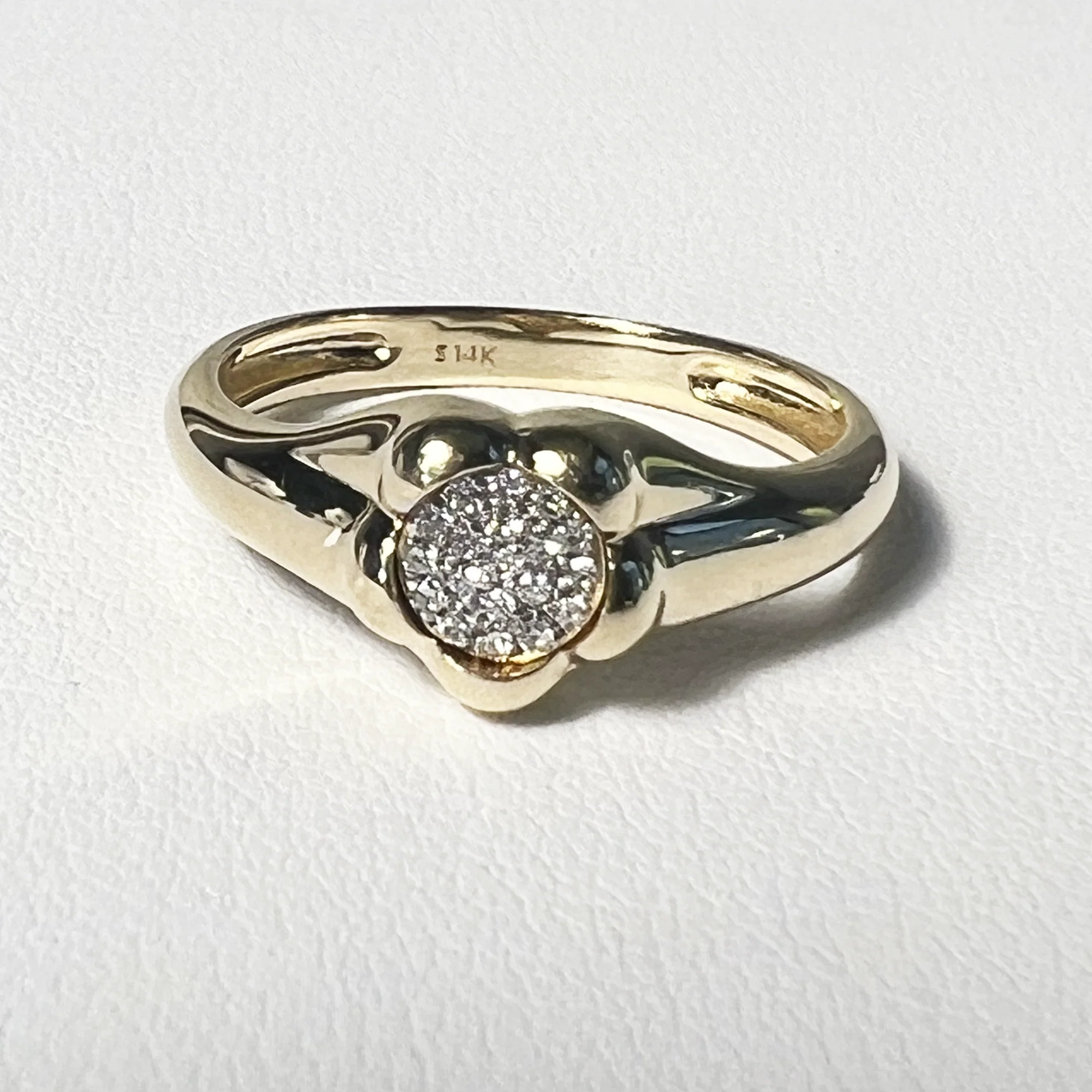 Puffy Flower Pave Signet Ring | 14K Yellow Gold | White Diamond