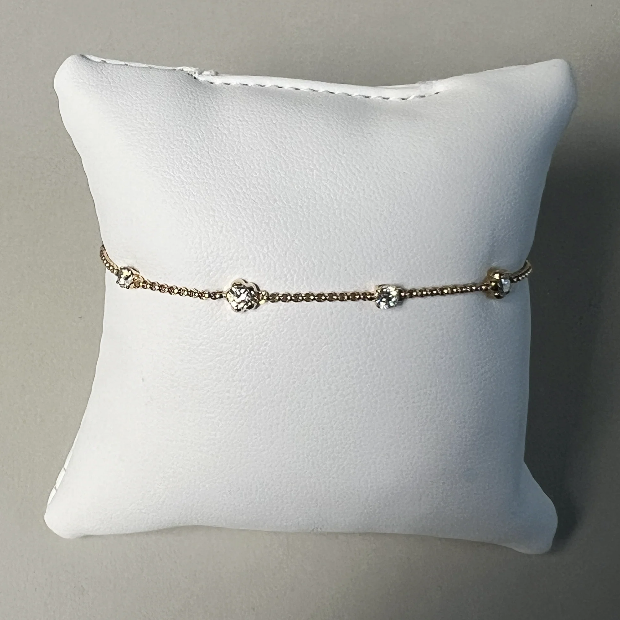 Puffy Flowers Station Bracelet | 14K Yellow Gold | White Diamond